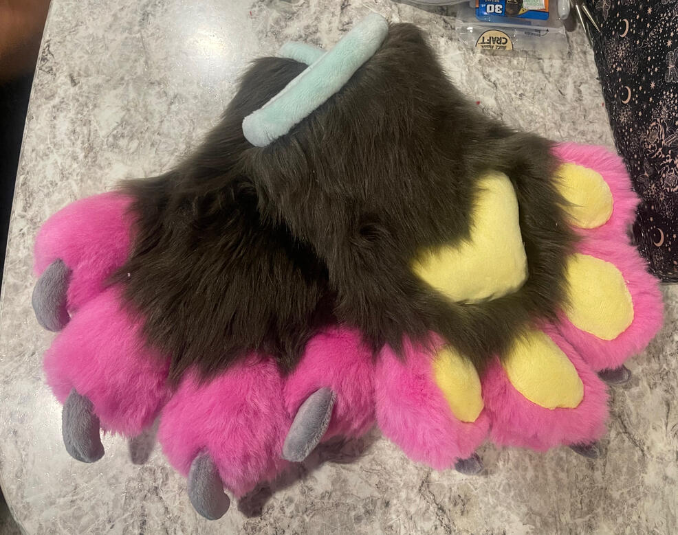 Puffy Paws