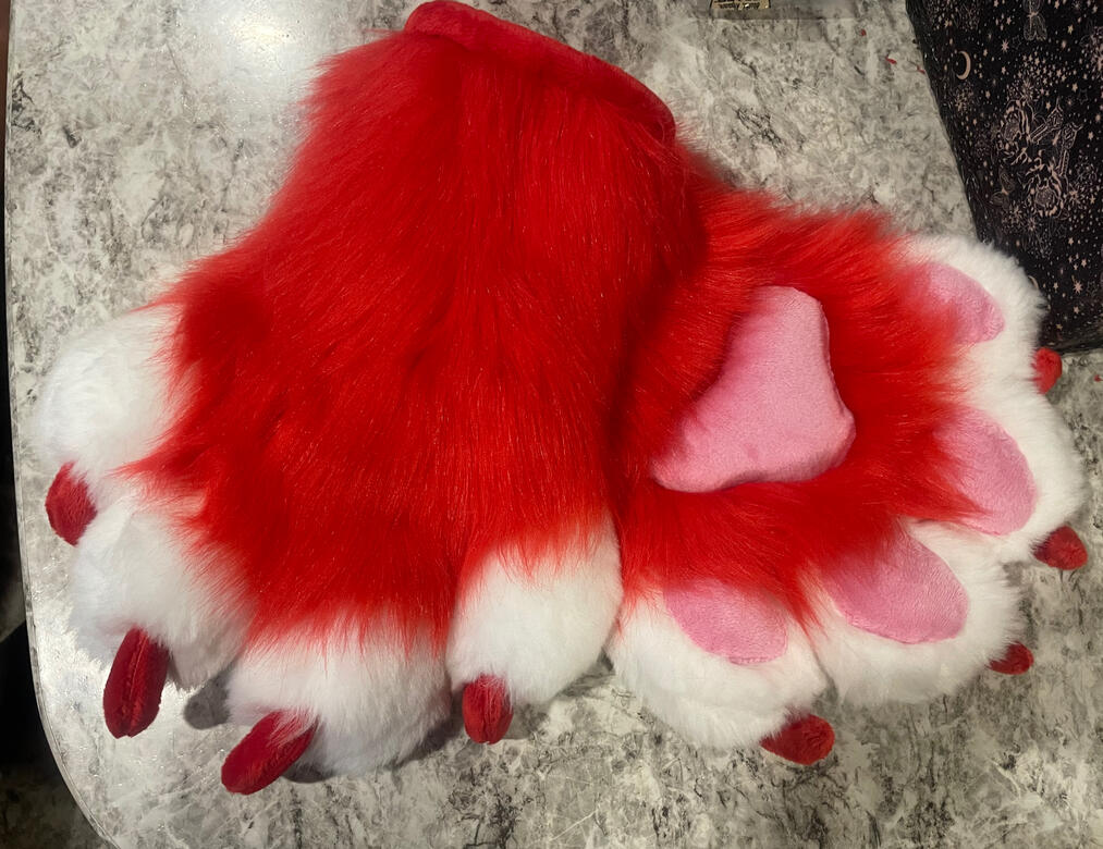 Puffy Paws