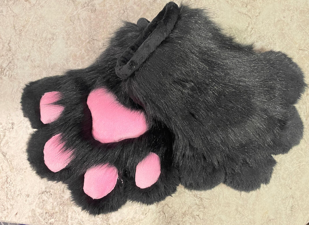 Puffy Paws