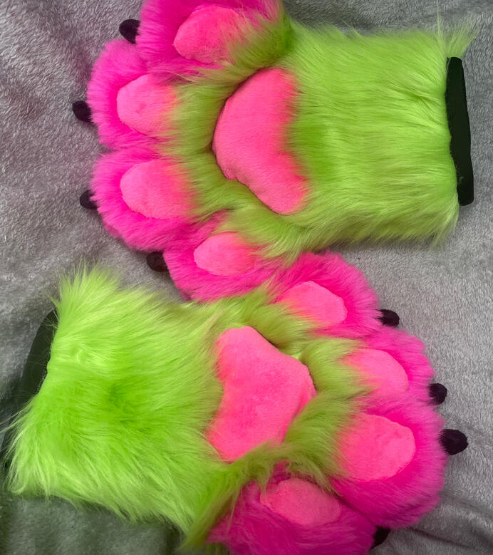 Puffy Paws