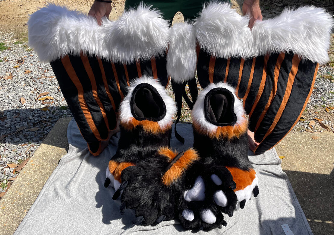 Large Wings, Digi 1.0, Puffy Paws