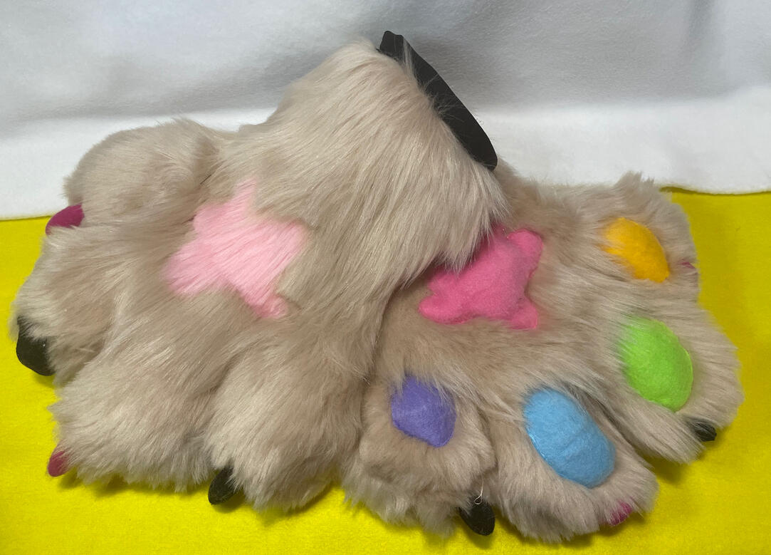 Puffy Paws