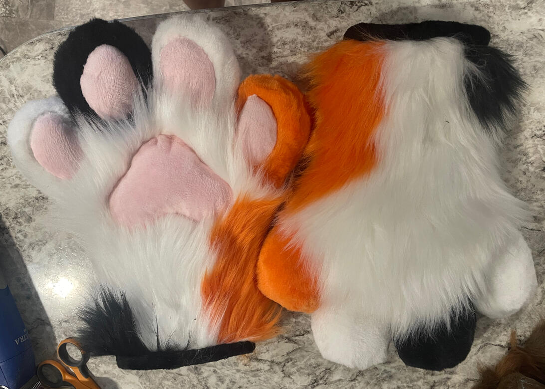 Puffy Paws