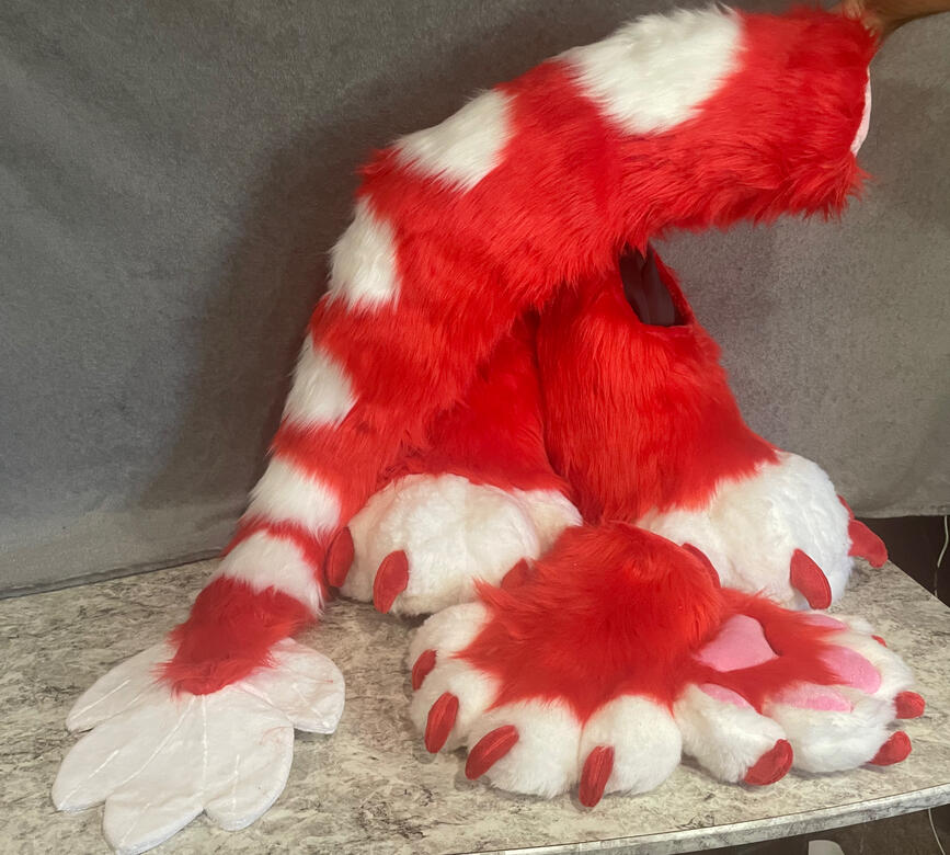 Digi 1.0 Feet, Puffy Paws With Minky Claws and 4ft Floor Dragger Tail