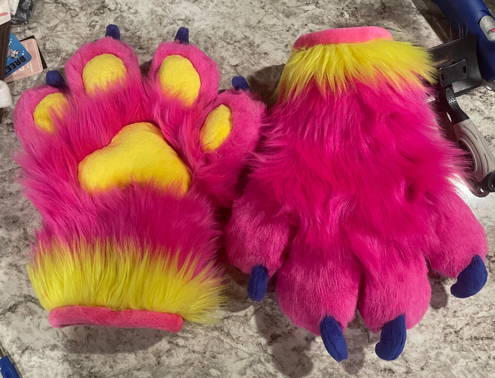 Puffy Paws