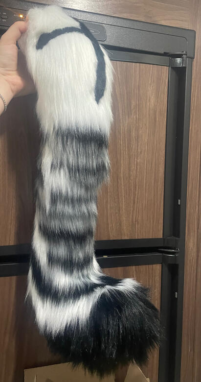 Large Tail