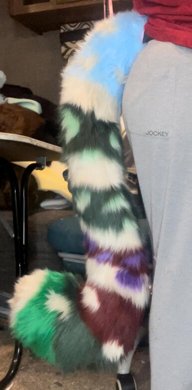 Large Tail