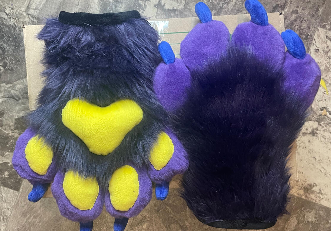 Puffy Paws
