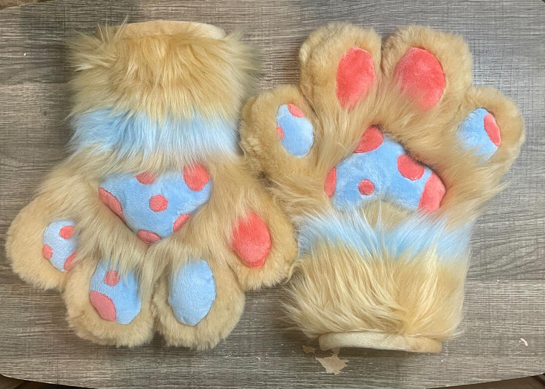 Puffy Paws with Fluffy Toes